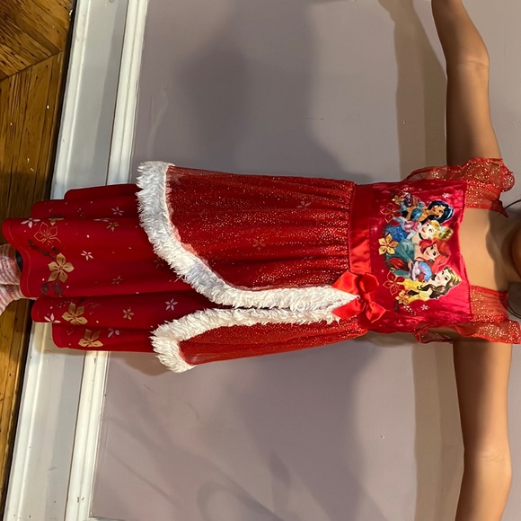 Disney princesses pajamas, beautiful, perfect for the holidays.